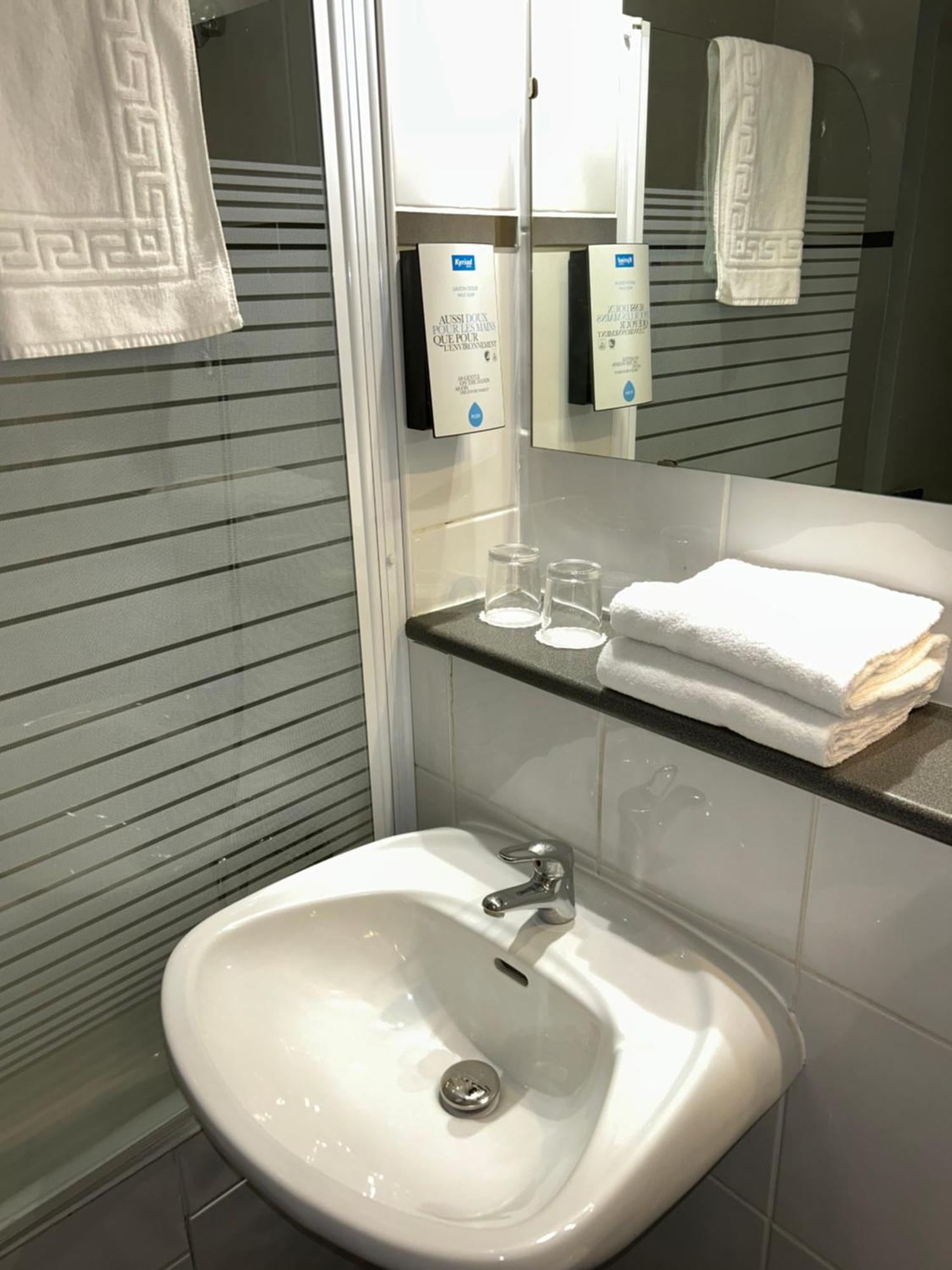 Kyriad Martigues Sud Экстерьер фото